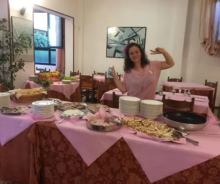 Angelini מלון