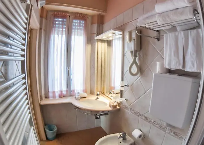 Angelini 3* רימיני